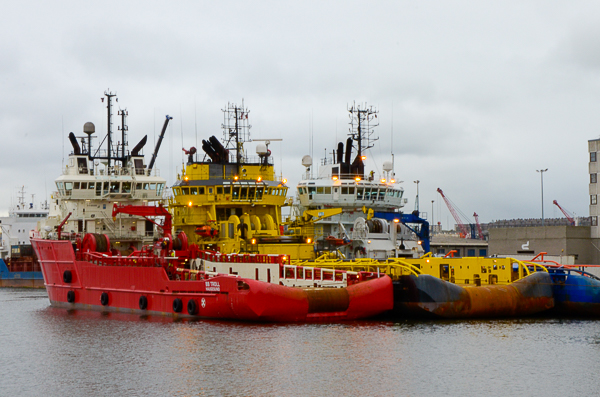 Anchor-laying Ships