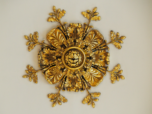 Ceiling medallion