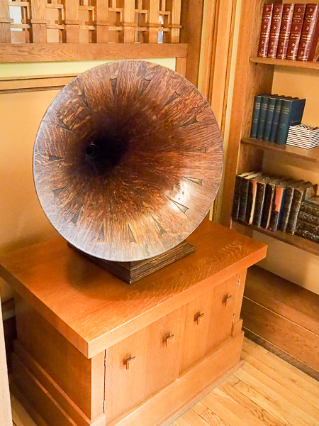 Entertrainment center