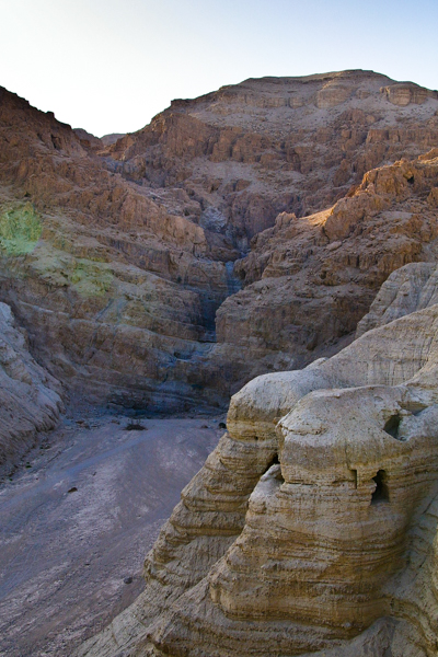 Qumran cave