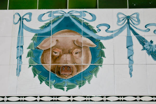 Jackfield tile pig