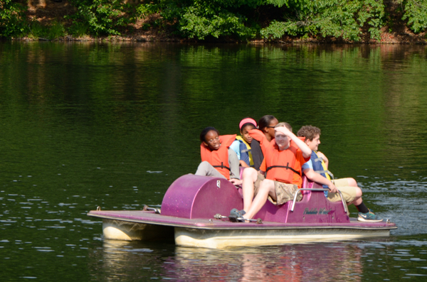 Paddle boat