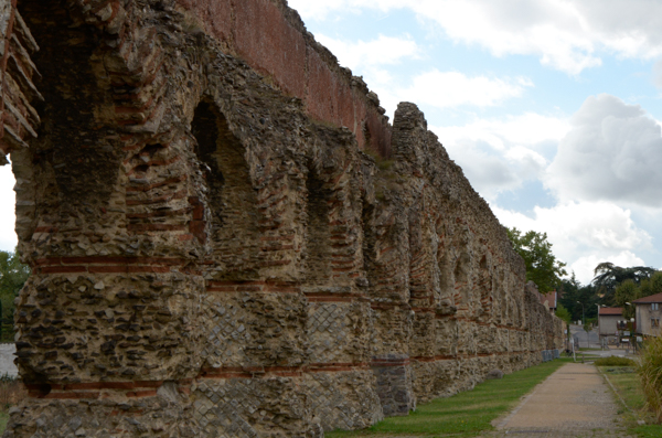 Aqueduct channel