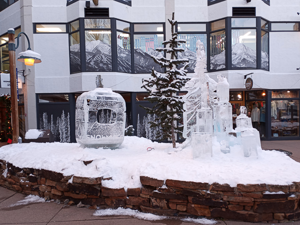 Ice sculpture